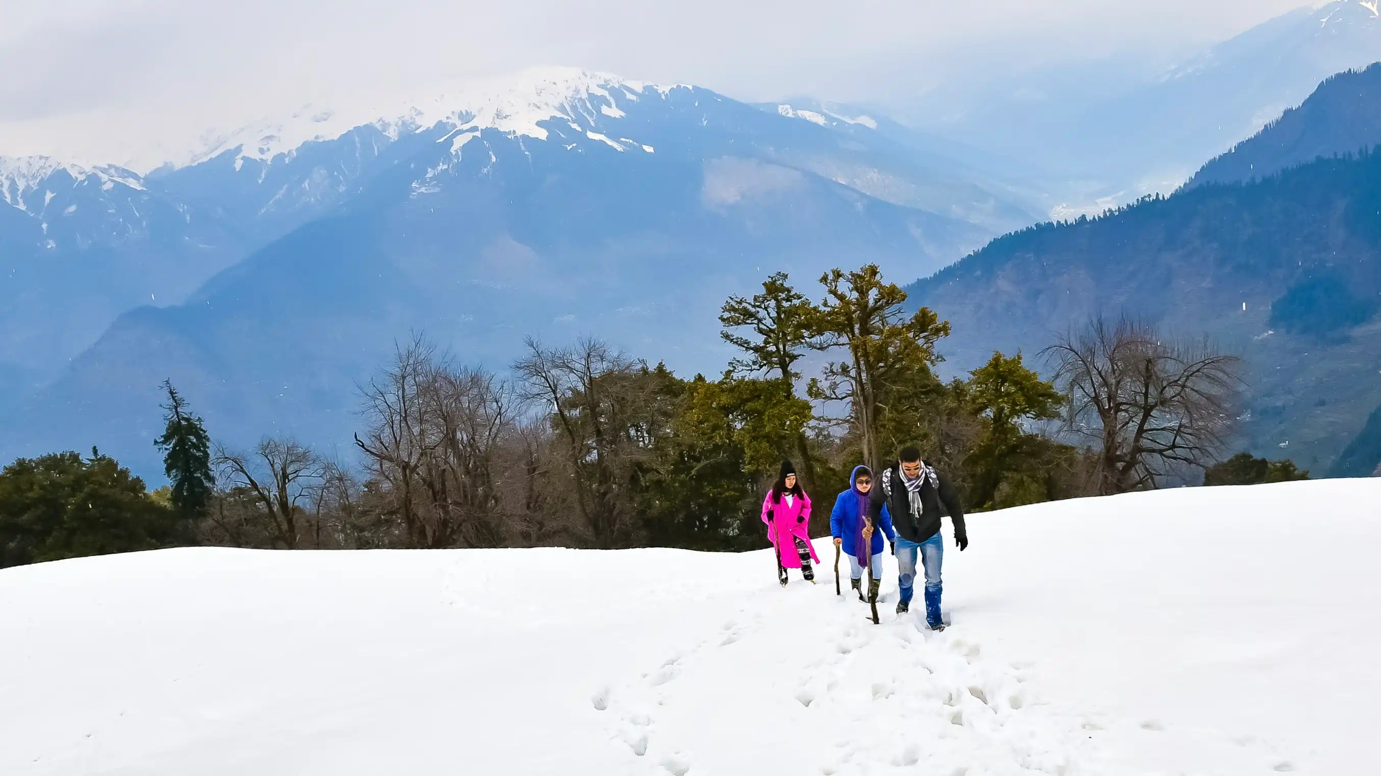 Snow Trek in Manali - Ex Delhi route photograph 2