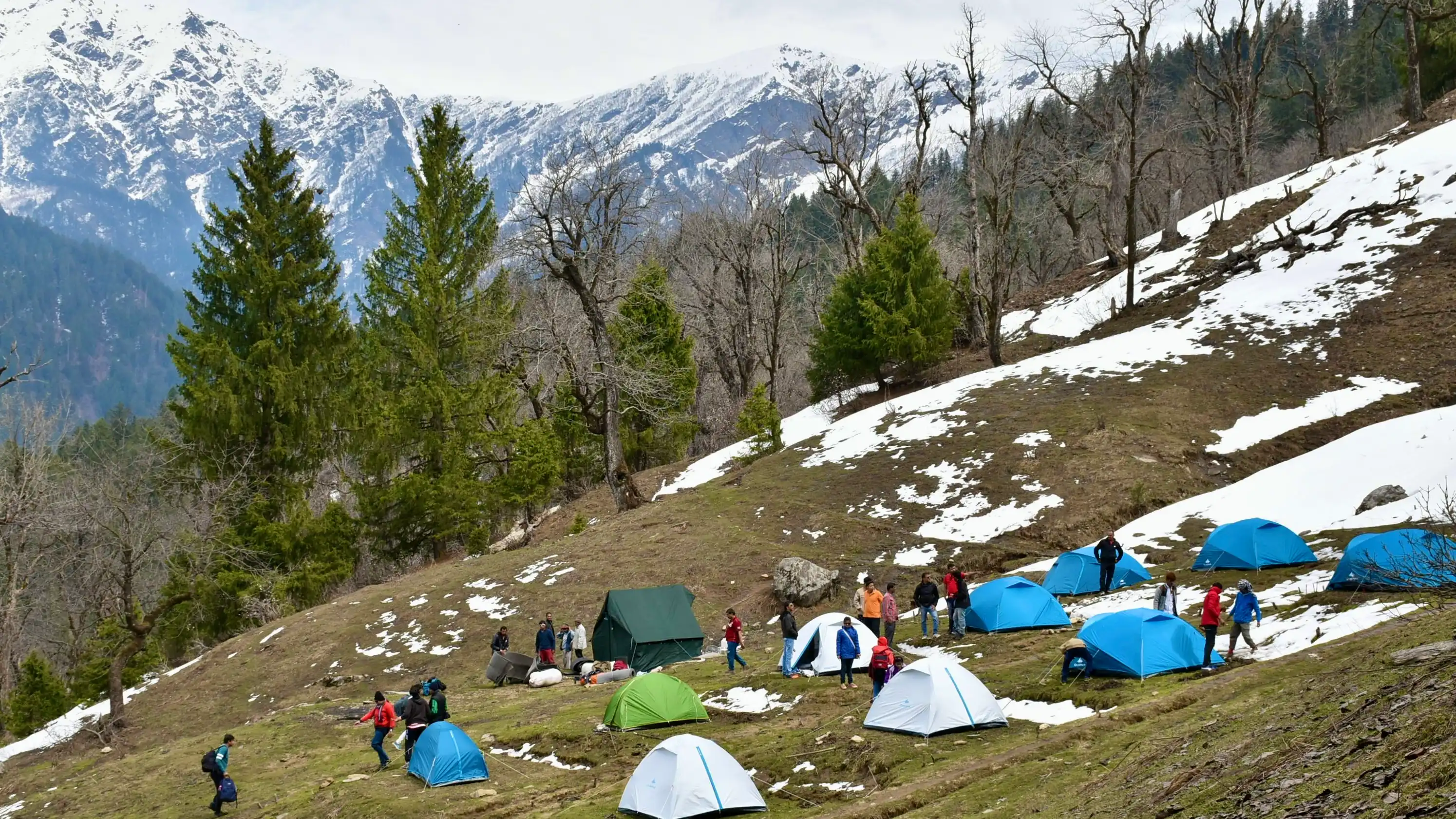 Snow Trek in Manali - Ex Delhi route photograph 4